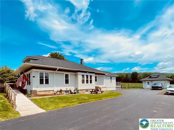 5145 Vera Cruz Rd, Emmaus, PA 18049