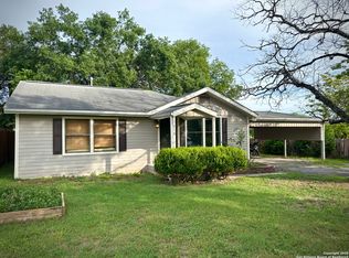216 Bobbies Ln, Balcones Heights, TX 78201