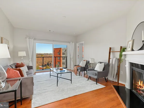 8980 Fascination Ct APT 412, Lorton, VA 22079