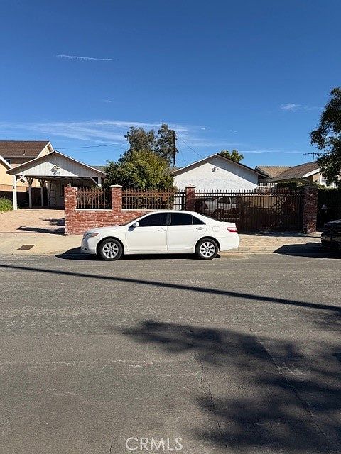 2nd image of 11030 Chivers Ave
