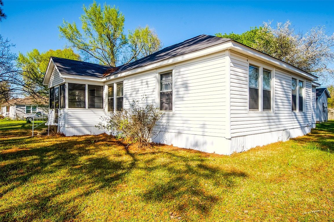 318 1st St SE, Springhill, LA 71075 Zillow