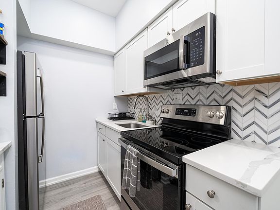 2nd image of 228 Bloomfield St APT 9