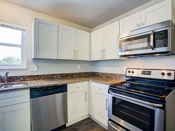 5th image of 828 Park Entrance Pl APT 8