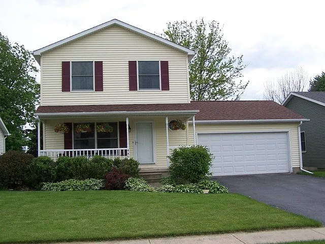 446 Lucerne Ln photo 1