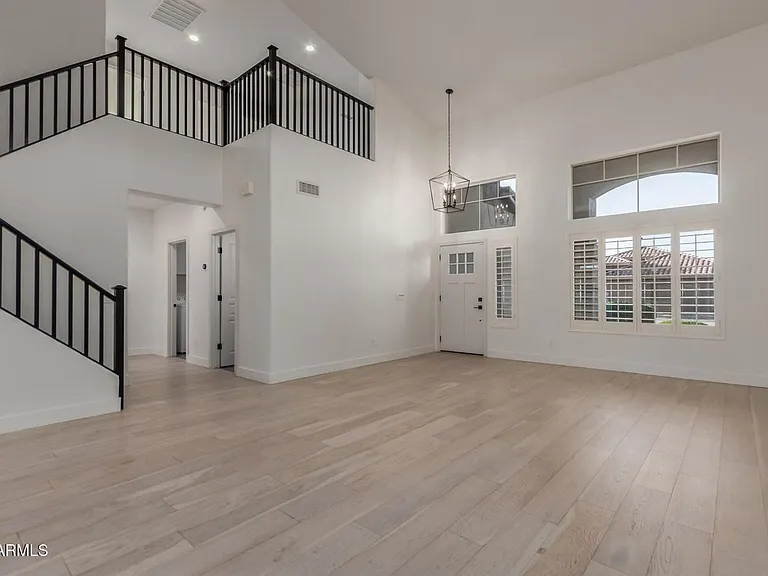 5127 E Charleston Ave — Photo 5