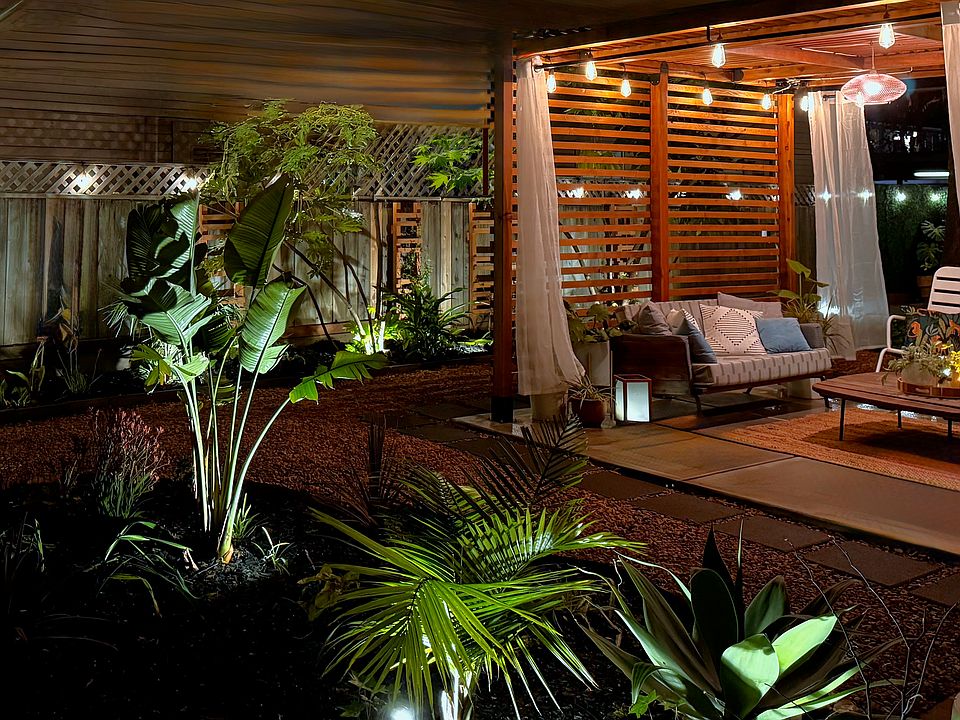 Communal courtyard and gardens