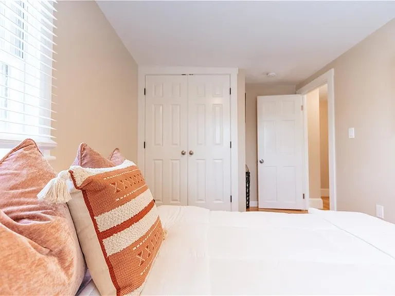 28 Dixon St — Photo 15