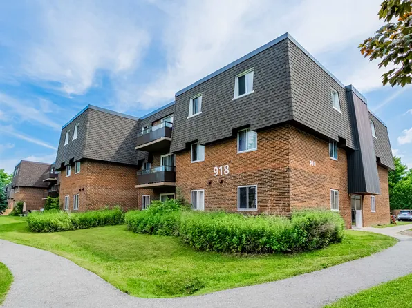 910-922 Wonderland Road South