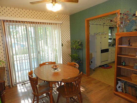 5th image of 4825 Lucille Ln