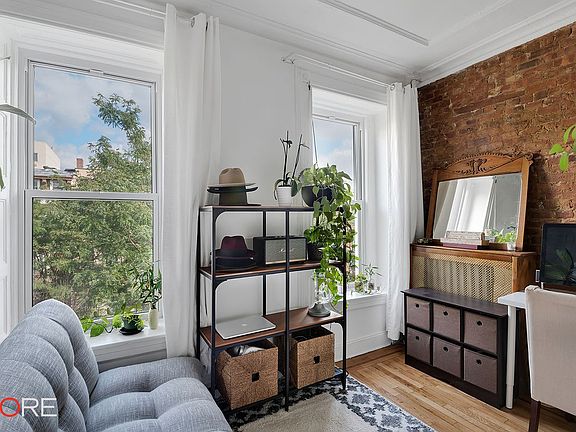 2nd image of 18 Vernon Ave #3