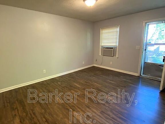 2nd image of 3917 Greenleaf St APT A
