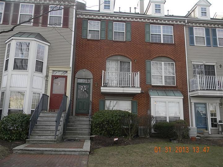 1st image of 7 Society Hill Dr N