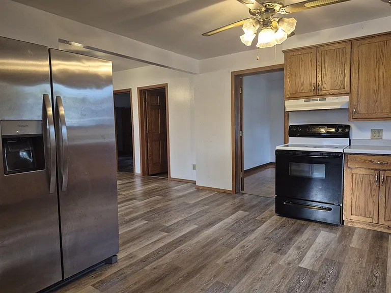 714 4th St #1 — Photo 3