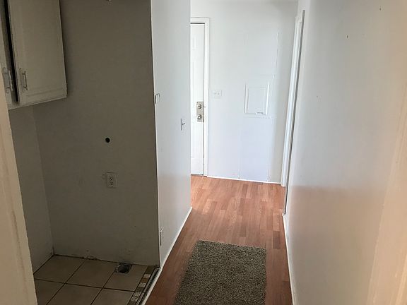 4th image of 179 Van Buren St