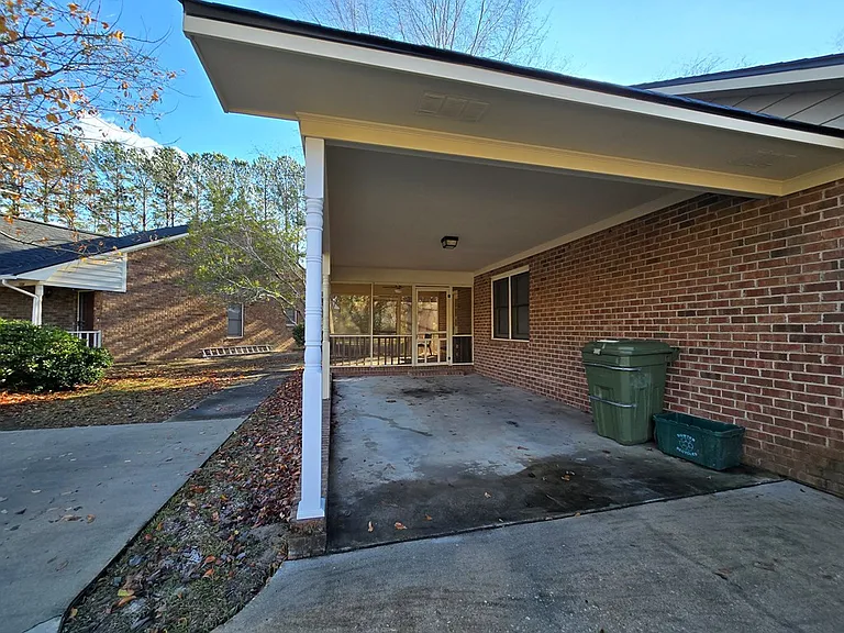 2230 Tudor St — Photo 2