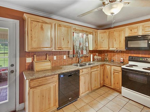 5th image of 915 Woodshire Ct