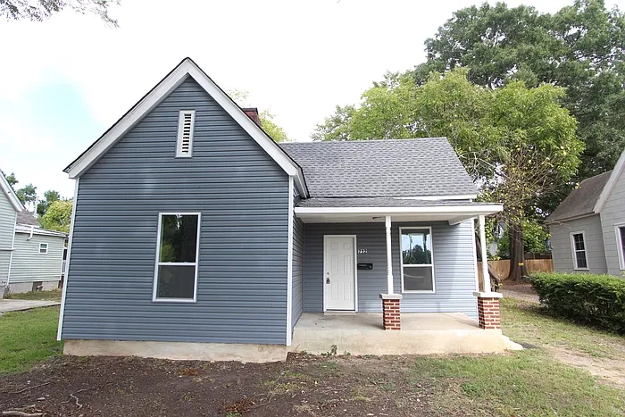 3 bed, 1.0 bath, 1249 sqft, $1,650 — Photo 2