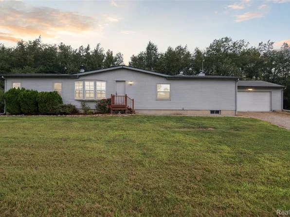 16424 N Rollin Hwy, Addison, MI 49220