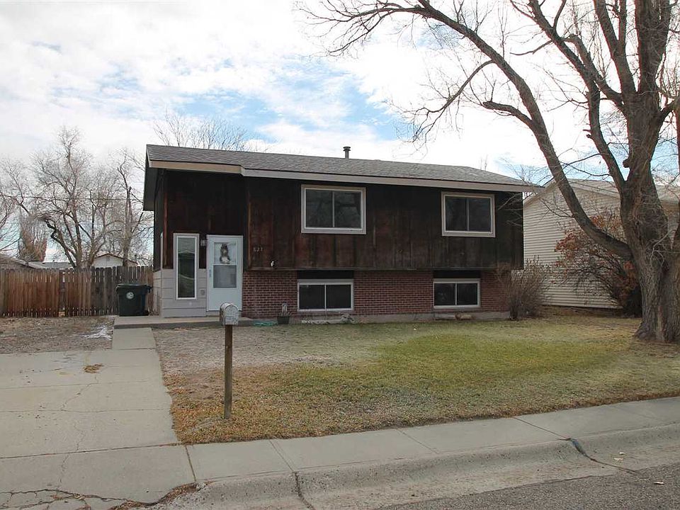 1st image of 821 Cheryl Sue Dr