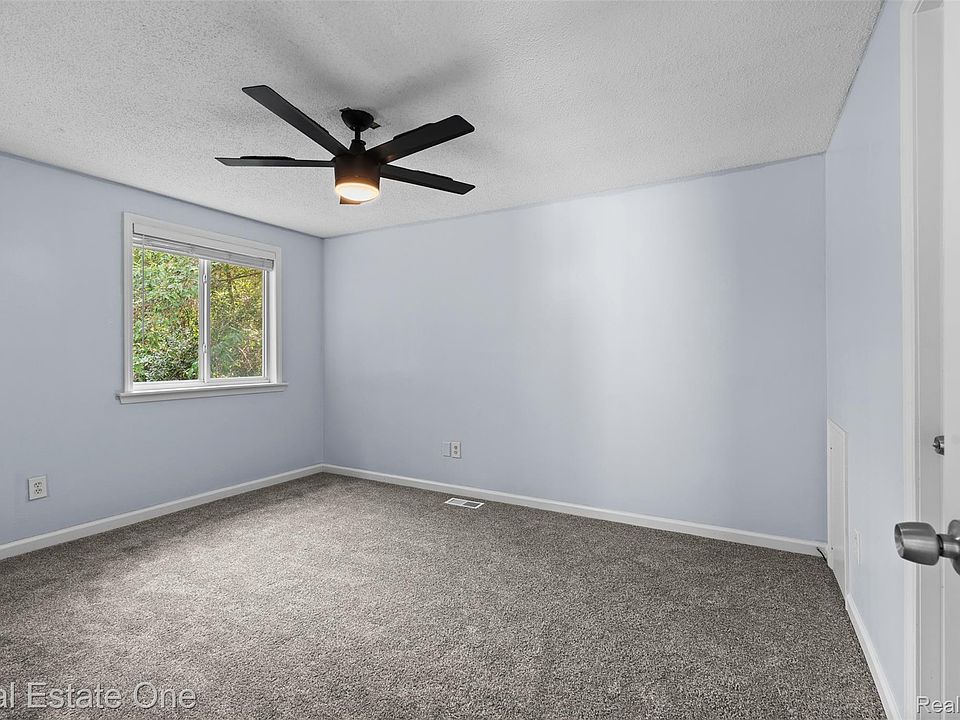 718 Miller Rd, photo 19