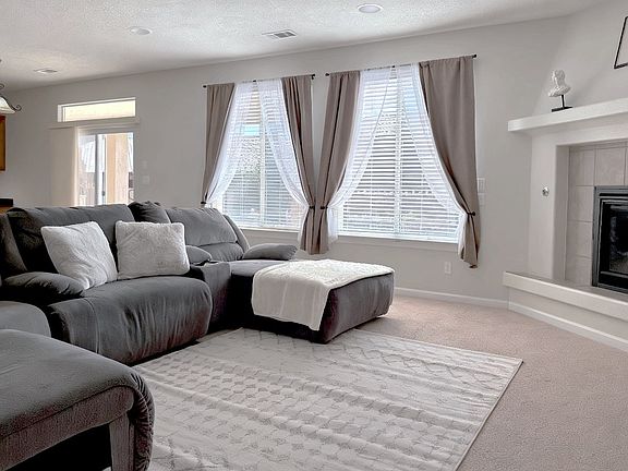 3rd image of 24 Los Balcones Pl NE