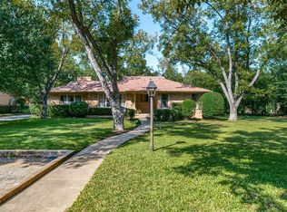 1213 W Park Row Dr, Arlington, TX 76013
