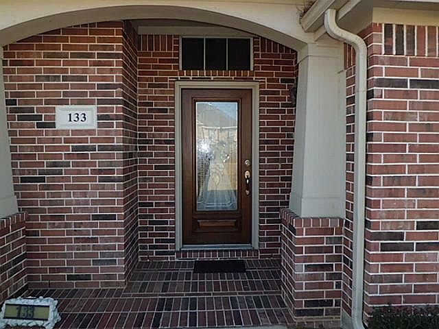 1st image of 133 Wooded Creek Dr