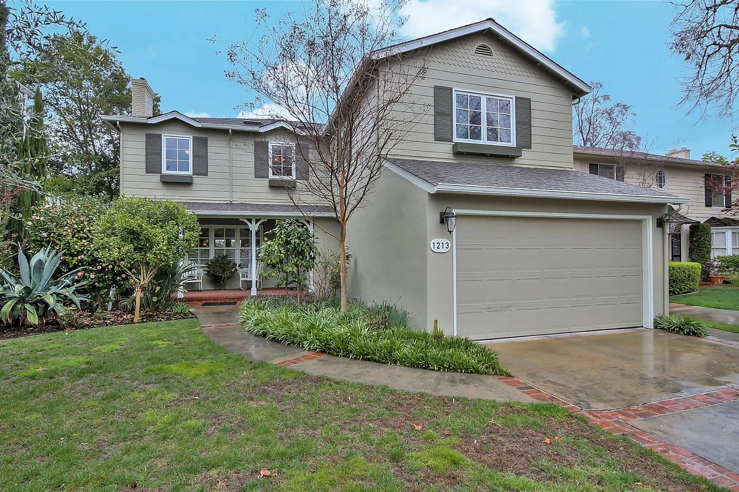 1213 Robertson Way photo 1