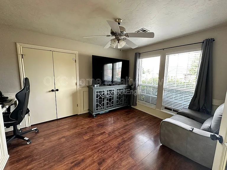 1440 W Agate Way — Photo 2