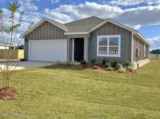 113 Mulberry Dr, Lucedale, MS 39452