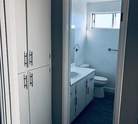 4th image of 916 W Beach Ave APT 305