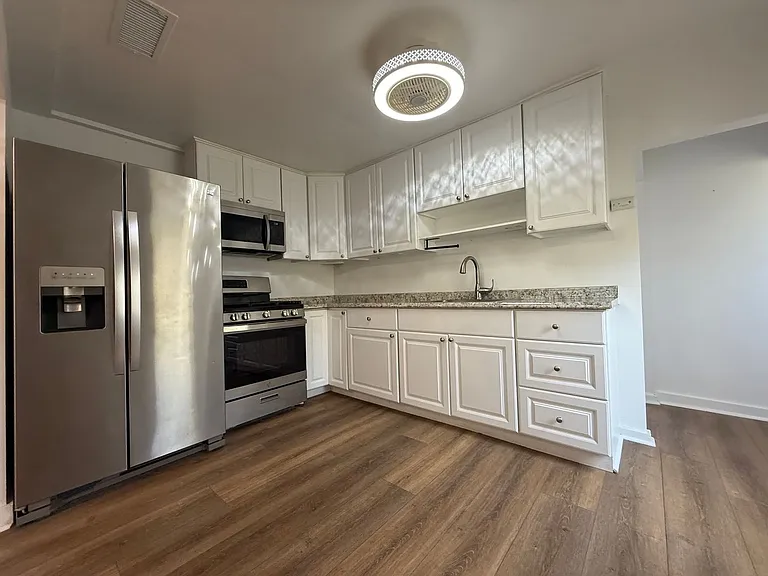 515 Wood St — Photo 4