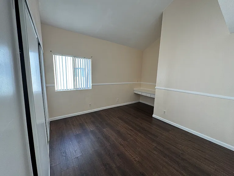 7631 Reseda Blvd — Photo 14