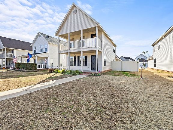 3rd image of 3603 N Tower Cir