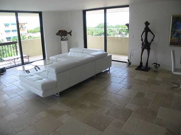 4th image of 600 Biltmore Way APT 420