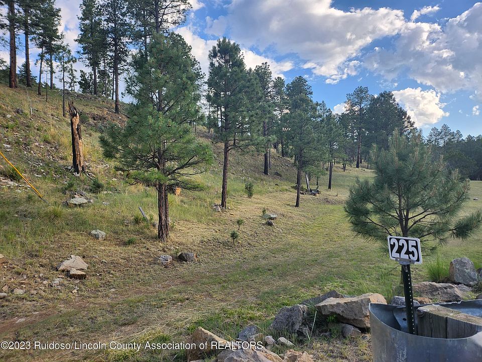 1st image of 129A/130A Sandesta Dr