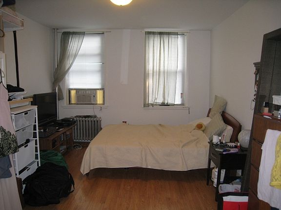 5th image of 303 E 10th St APT 8