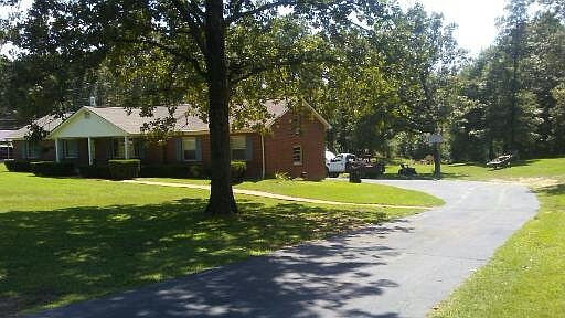2nd image of 918 Woodland Dr