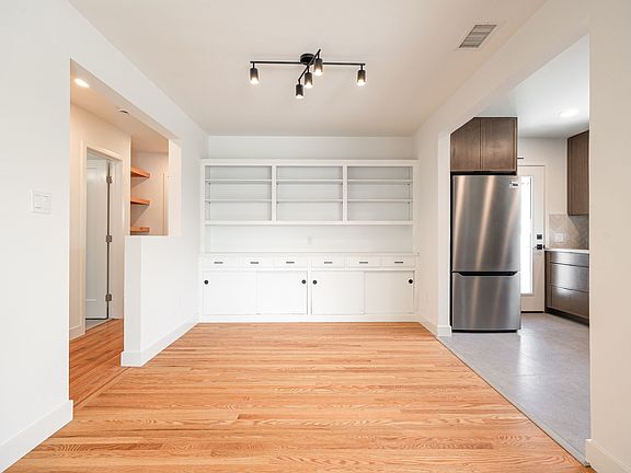 5th image of 3650 Quimby St