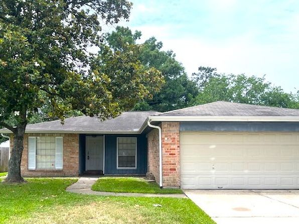 23107 Summergate Dr
