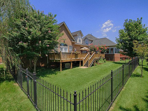 5th image of 12742 Edgebrook Way