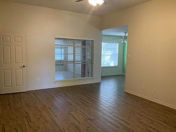 4th image of 302 Wedgewood Dr