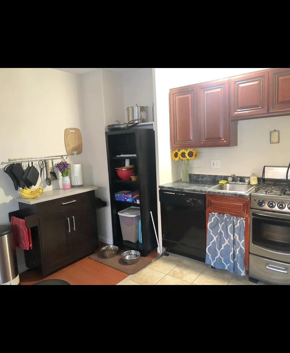 2101 Chestnut St — Photo 2