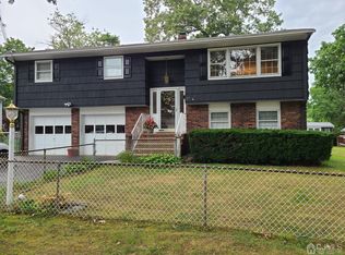 27 Chestnut St, Spotswood, NJ 08884