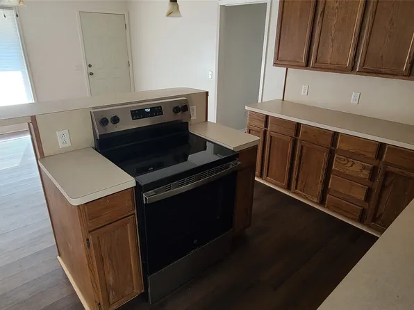 447 Mockingbird Ln, Fairfield, TX 75840