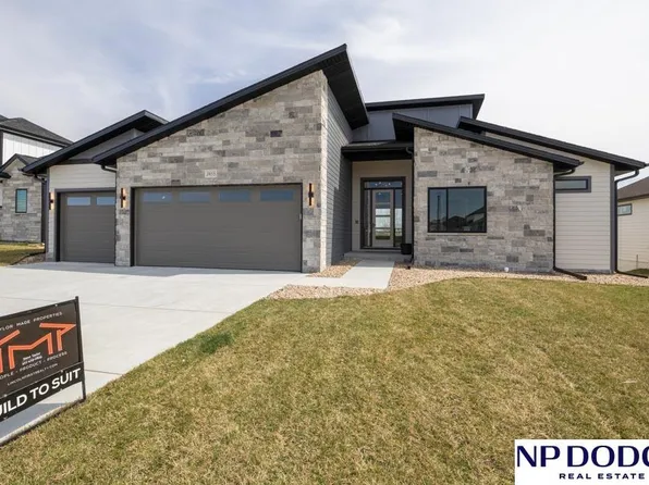 3455 Tree Line Dr, Lincoln, NE 68516