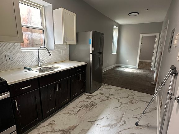 5th image of 318 S Orange Ave #2
