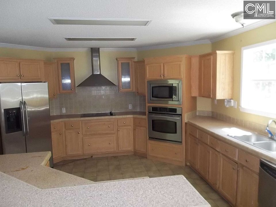 2nd image of 40 Riding Ridge Rd
