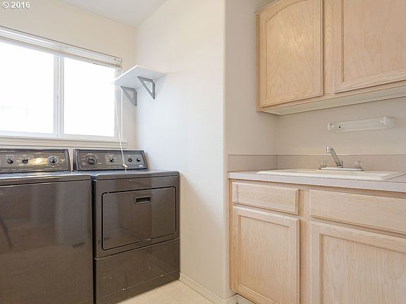 5th image of 9006 NE Benton Dr