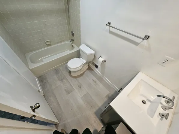 806 Spinnaker Court image 6 of 26